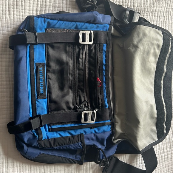 Timbuk2 Navy and Sky Blue Messenger Bag - Picture 2 of 4
